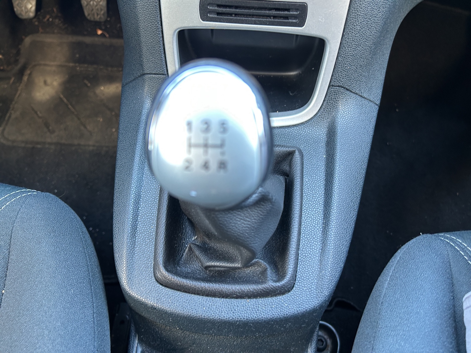 FORD Fiesta 1.6 16V Titanium-image-14