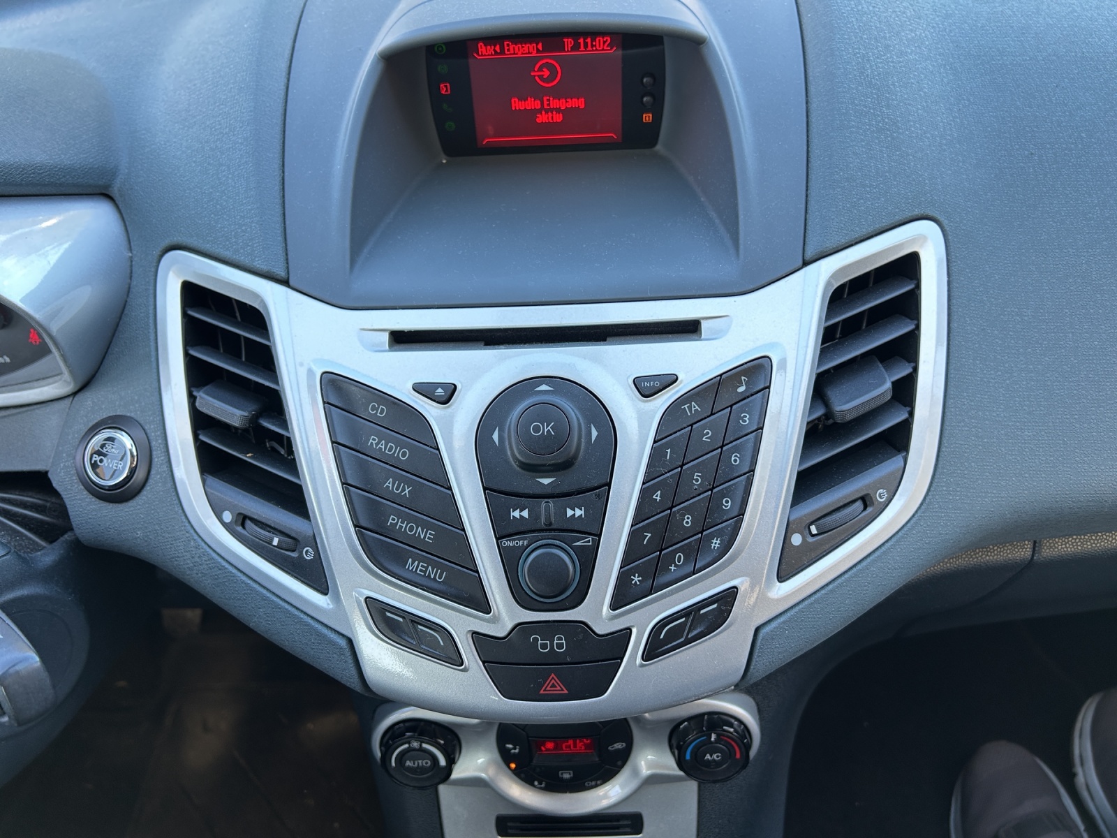 FORD Fiesta 1.6 16V Titanium-image-13