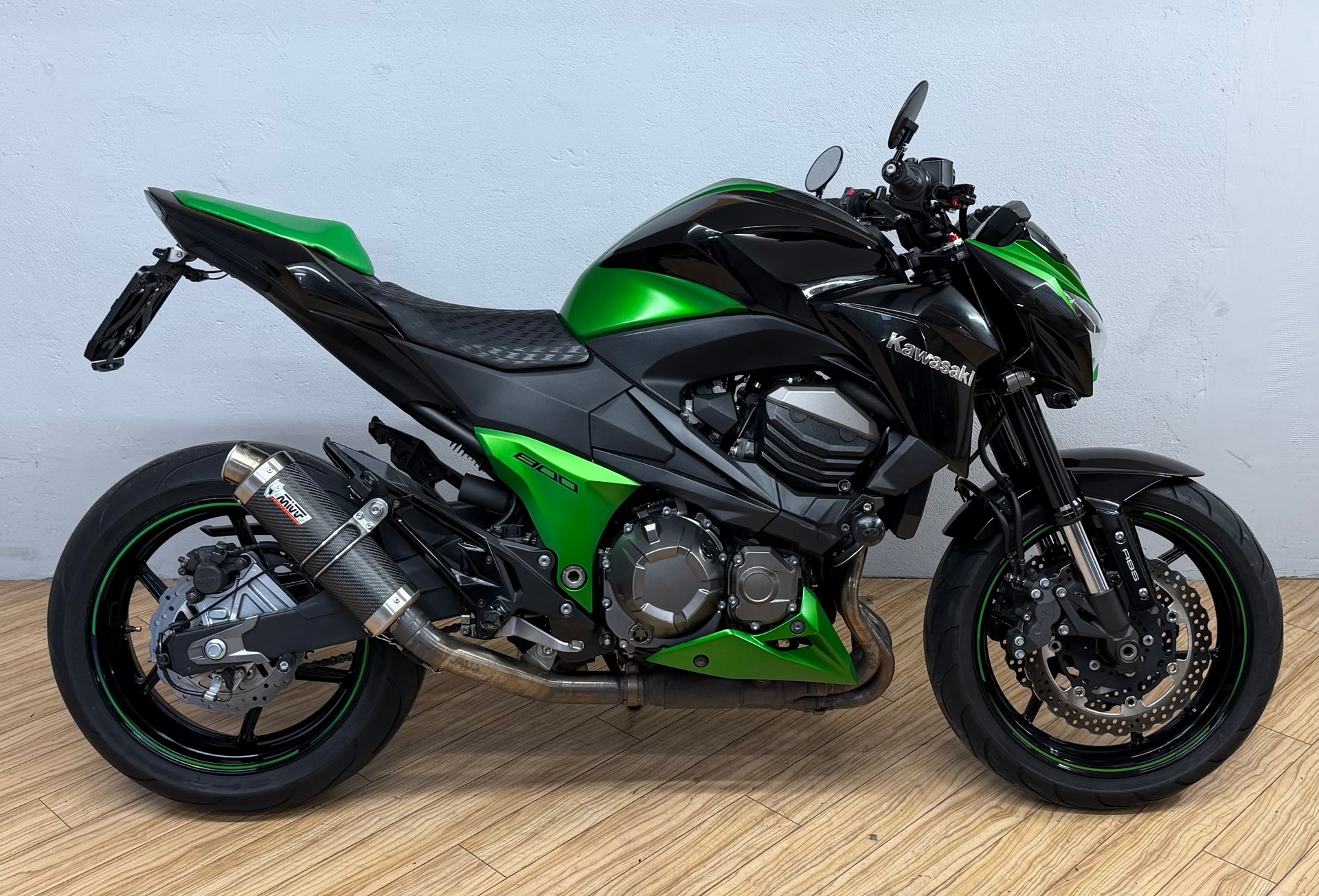 KAWASAKI Z 800 Performance ABS-showroom-element-1
