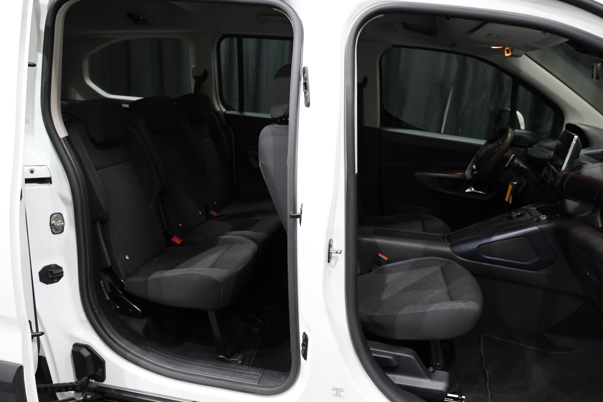 PEUGEOT Rifter 1.5 BlueHDi Allure Automat Premium 5-Platz-image-9