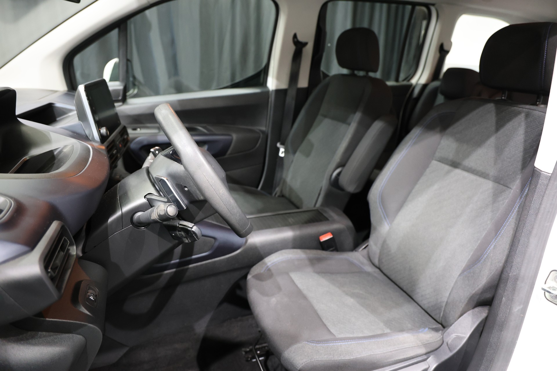PEUGEOT Rifter 1.5 BlueHDi Allure Automat Premium 5-Platz-image-4