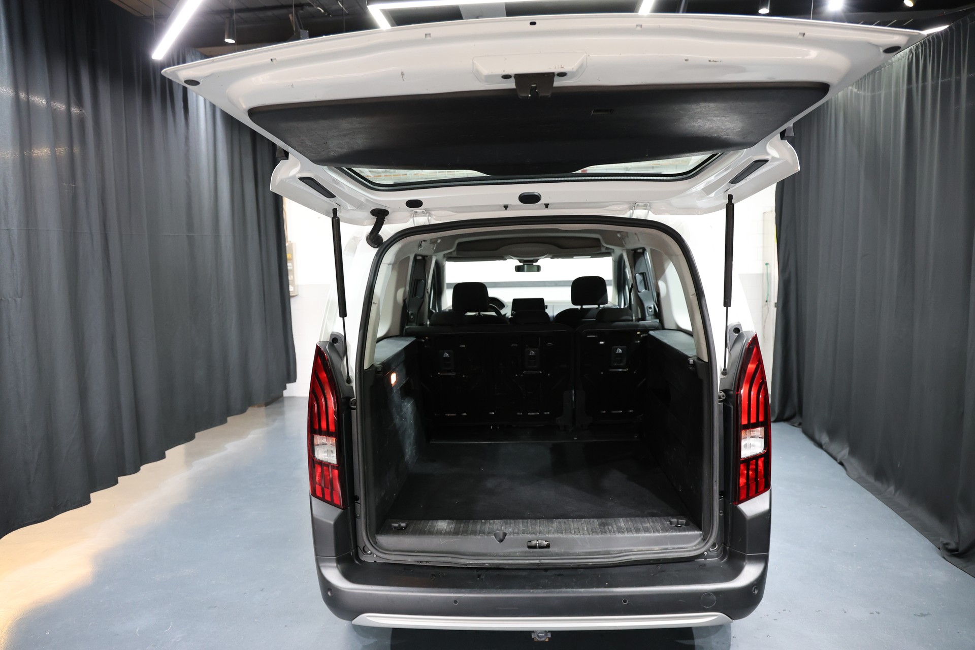 PEUGEOT Rifter 1.5 BlueHDi Allure Automat Premium 5-Platz-image-13
