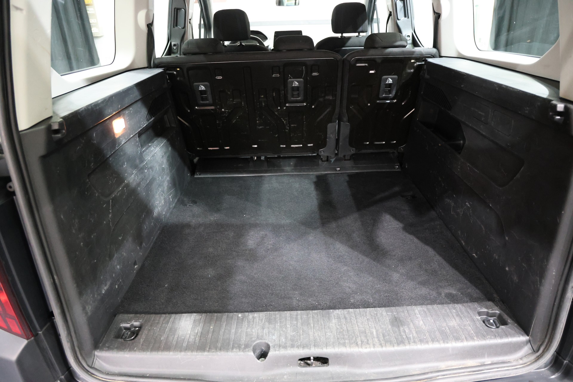 PEUGEOT Rifter 1.5 BlueHDi Allure Automat Premium 5-Platz-image-14