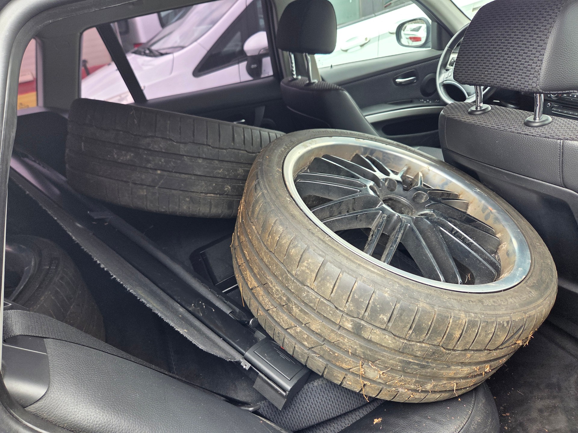 BMW 320d xDrive Touring Steptronic-image-8