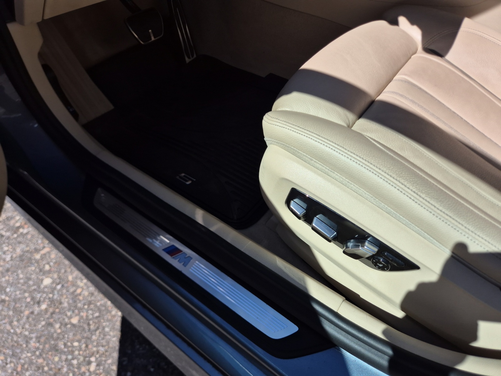BMW 540i xDrive SAG-image-14