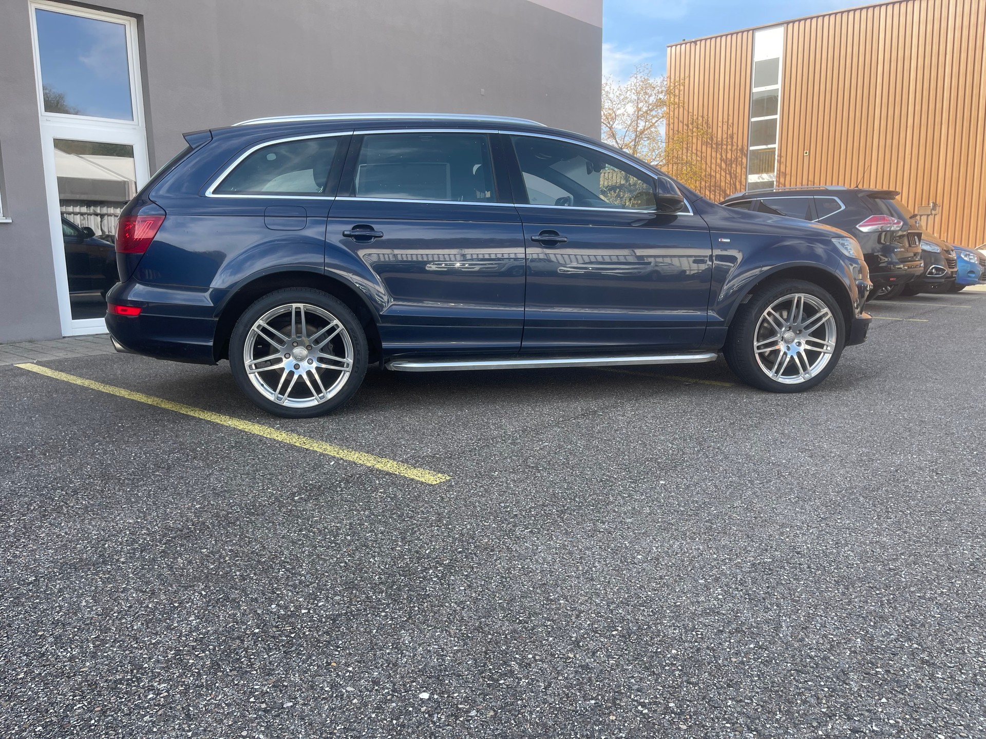 AUDI Q7 3.0 TDI quattro tiptronic S Line 7 Plätze B5b-image-5