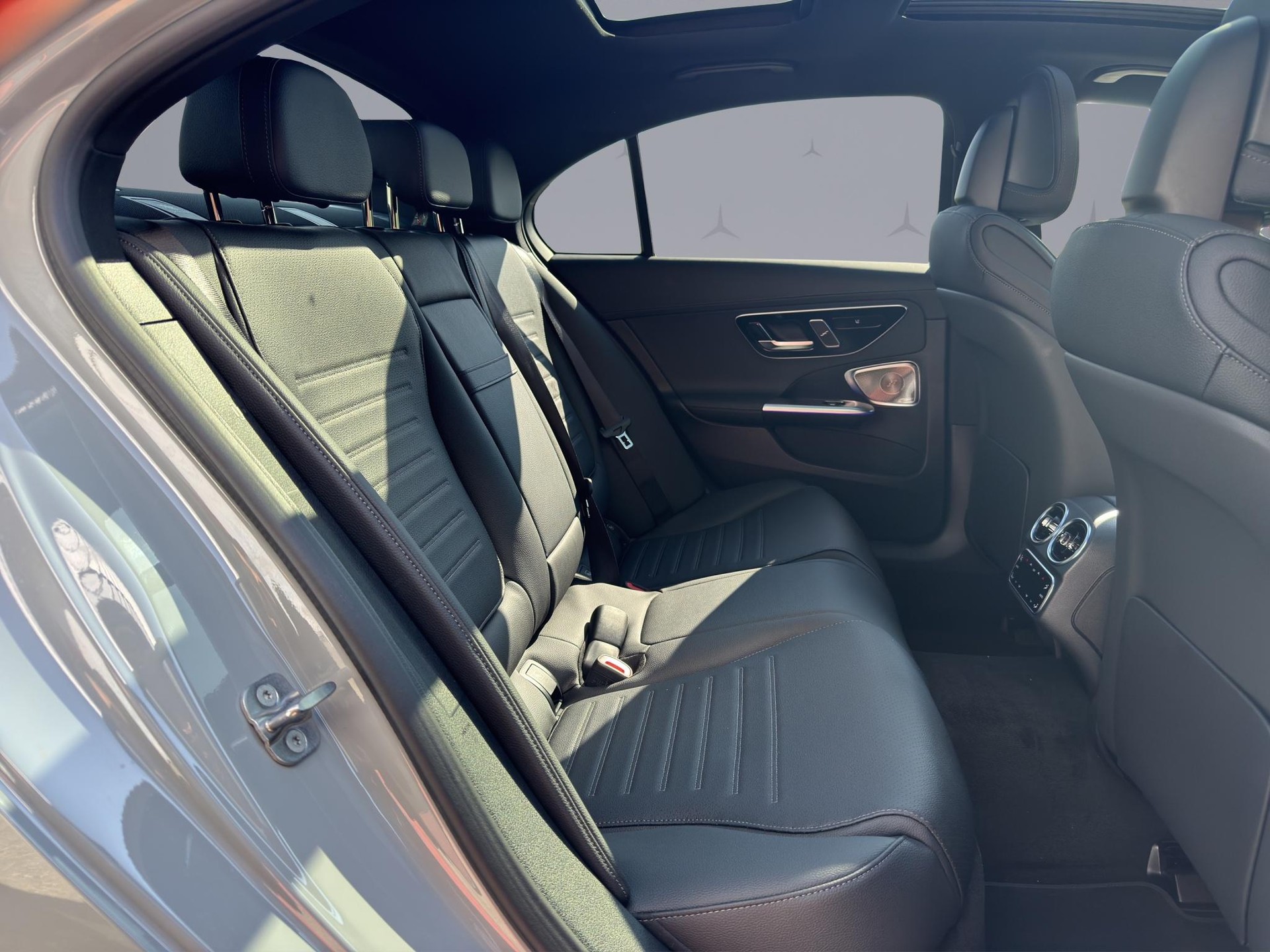 MERCEDES-BENZ C 220 d Swiss Star AMG Line 4matic-image-17