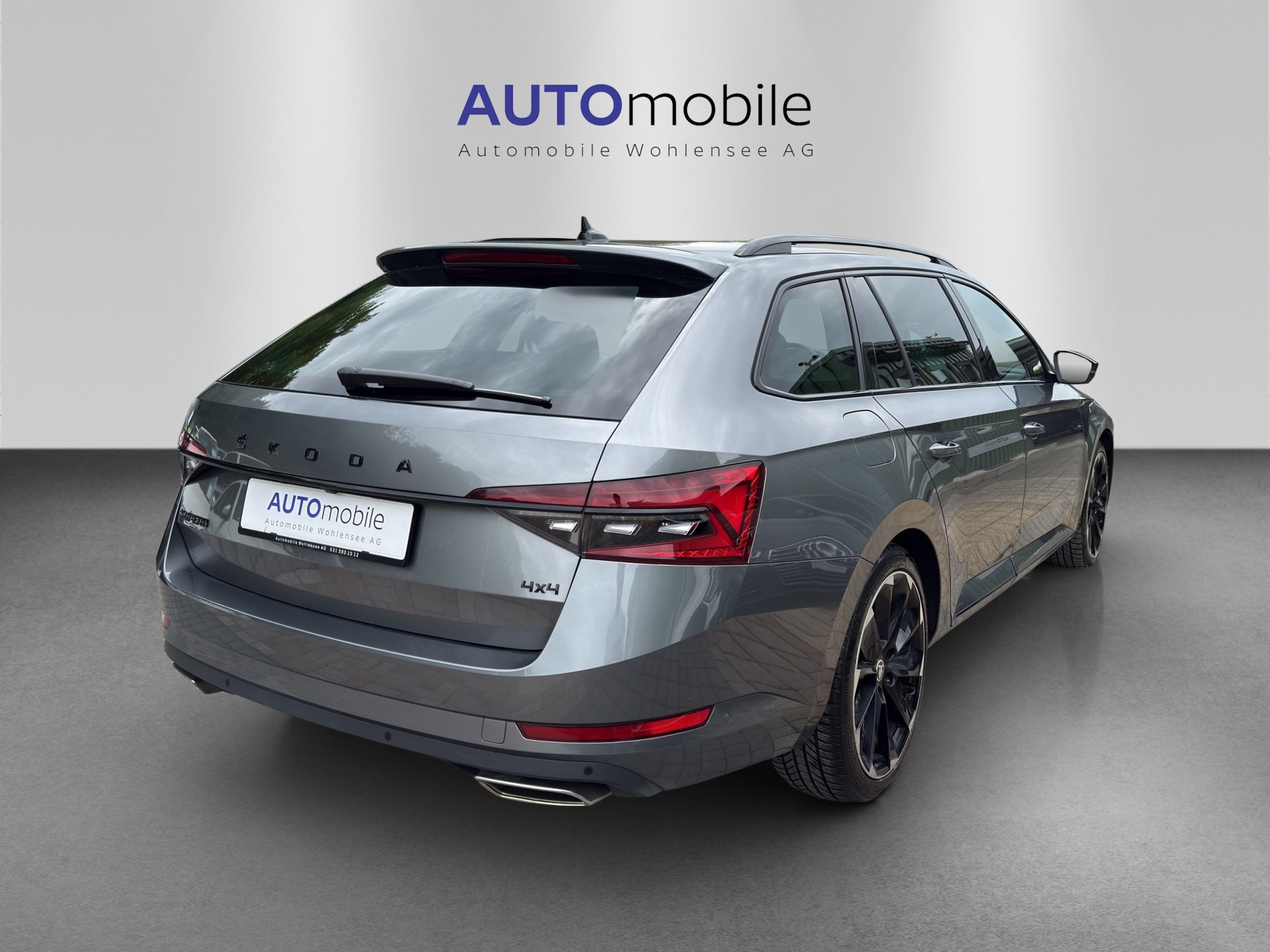 SKODA Superb Combi 2.0 TSI SportLine Light 4x4 DSG-image-4