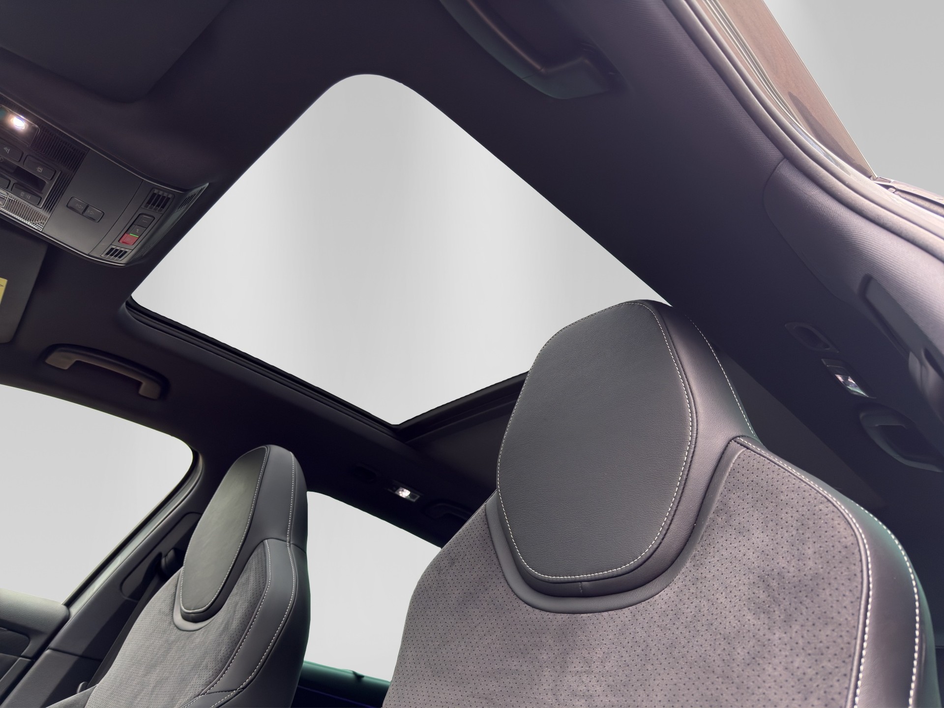 SKODA Superb Combi 2.0 TSI SportLine Light 4x4 DSG-image-8