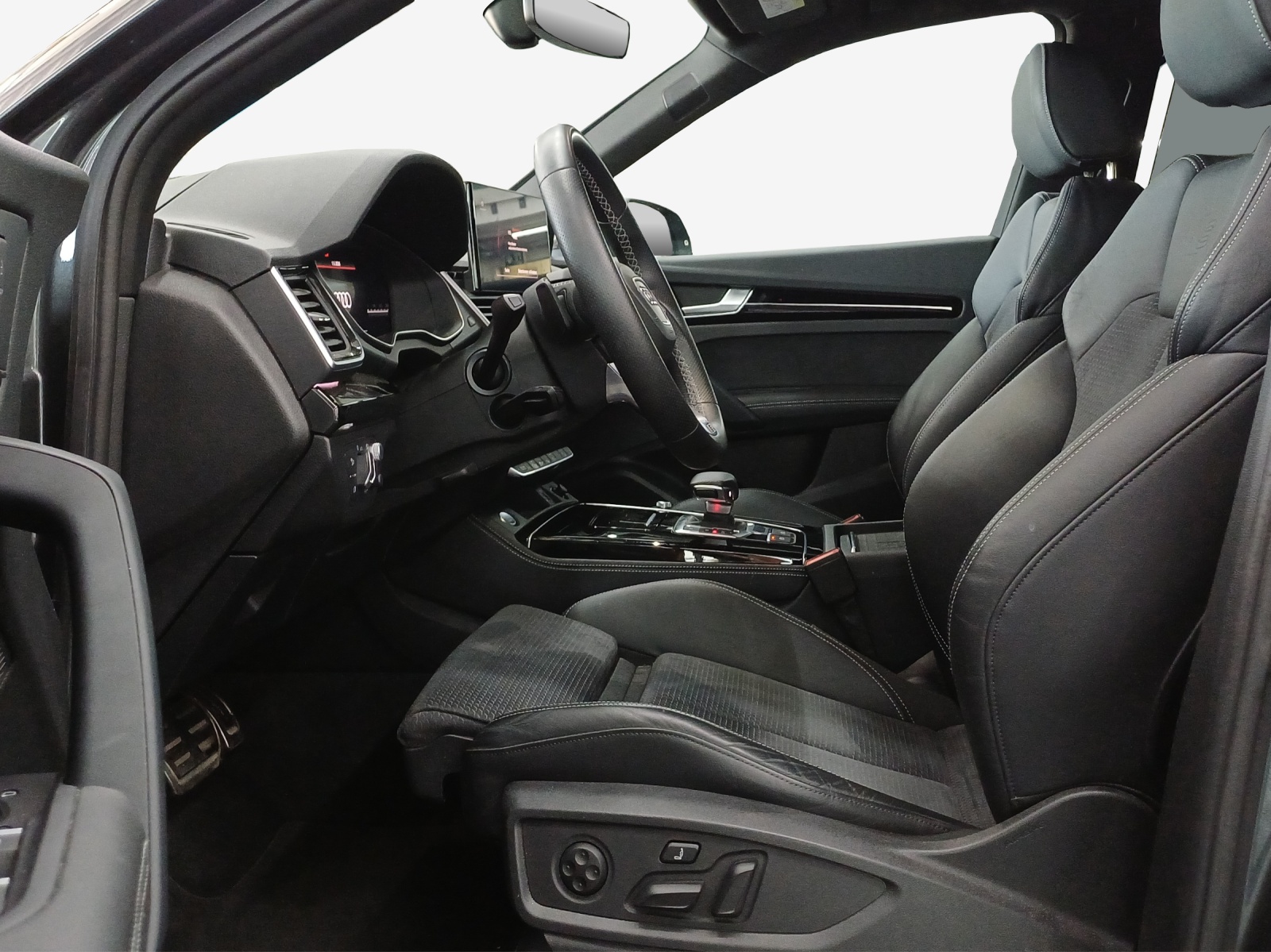 AUDI Q5 40 TDI Black Edition quattro S-tronic-image-7