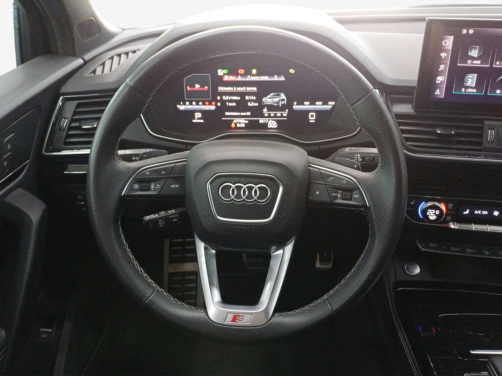 AUDI Q5 40 TDI Black Edition quattro S-tronic-image-9