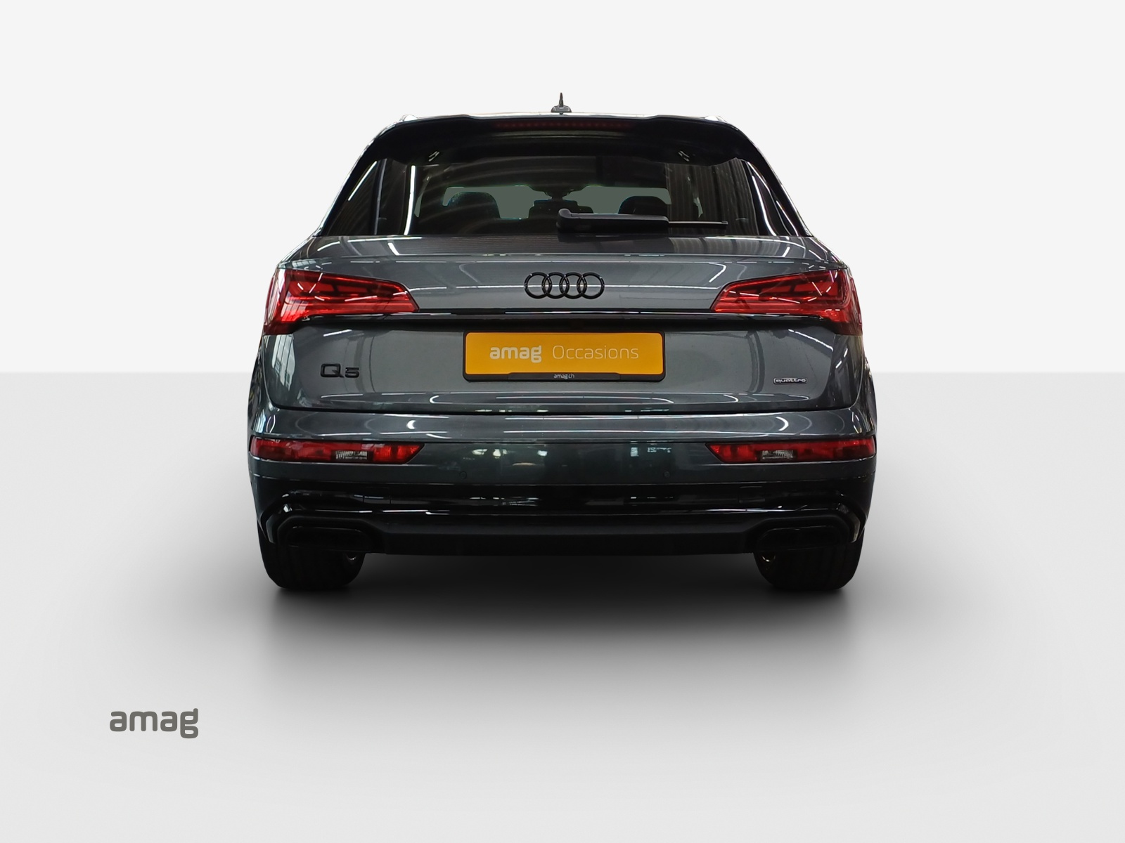 AUDI Q5 40 TDI Black Edition quattro S-tronic-image-3