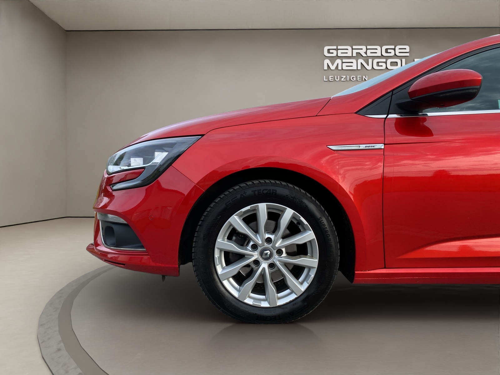 RENAULT Mégane Grandtour 1.2 16V Turbo Bose EDC-image-12