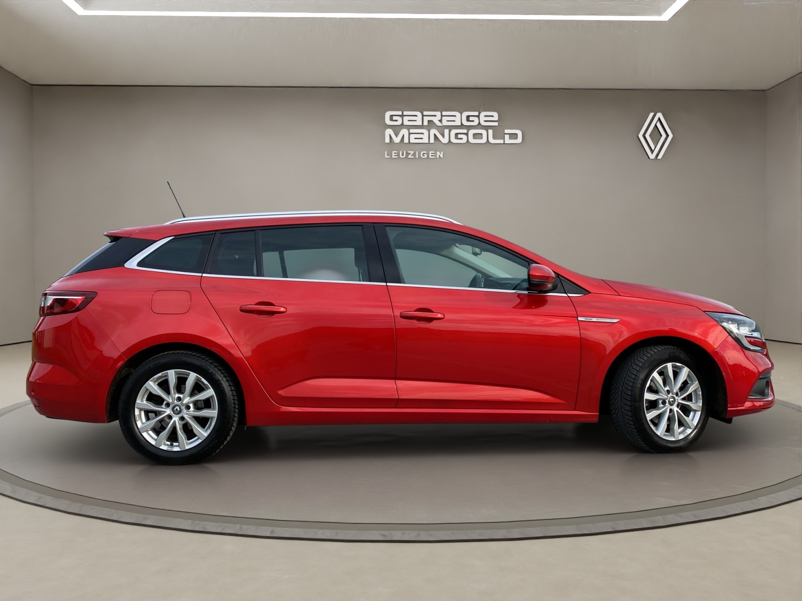 RENAULT Mégane Grandtour 1.2 16V Turbo Bose EDC-image-5