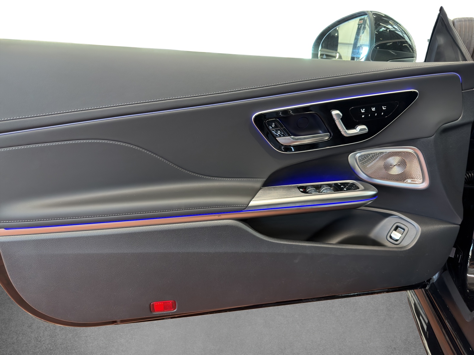 MERCEDES-BENZ CLE AMG 53 Cabrio 4Matic+-image-14