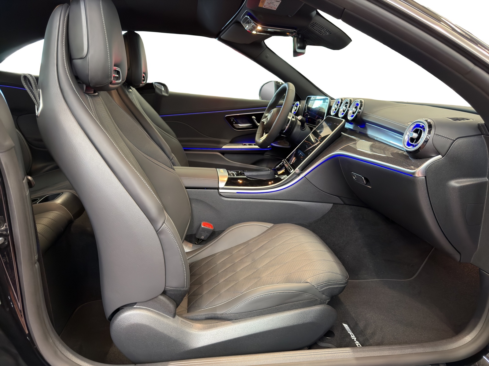 MERCEDES-BENZ CLE AMG 53 Cabrio 4Matic+-image-11