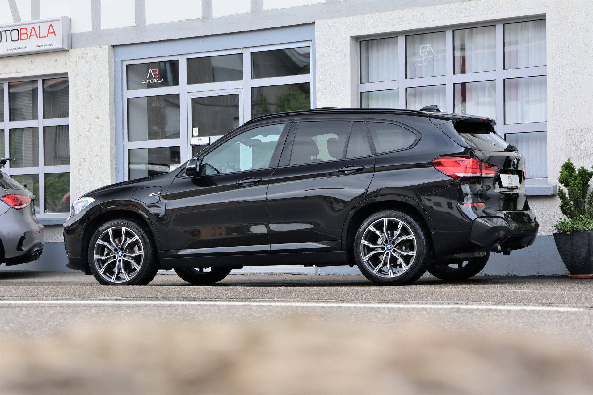 BMW X1 xDrive 25e M Sport Steptronic (CH)-image-3