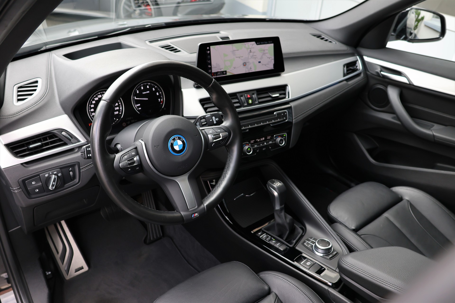 BMW X1 xDrive 25e M Sport Steptronic (CH)-image-9