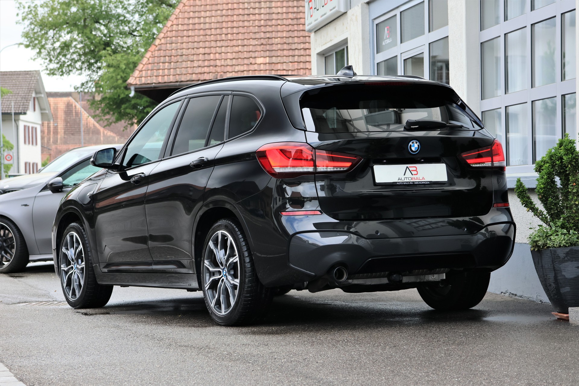 BMW X1 xDrive 25e M Sport Steptronic (CH)-image-2