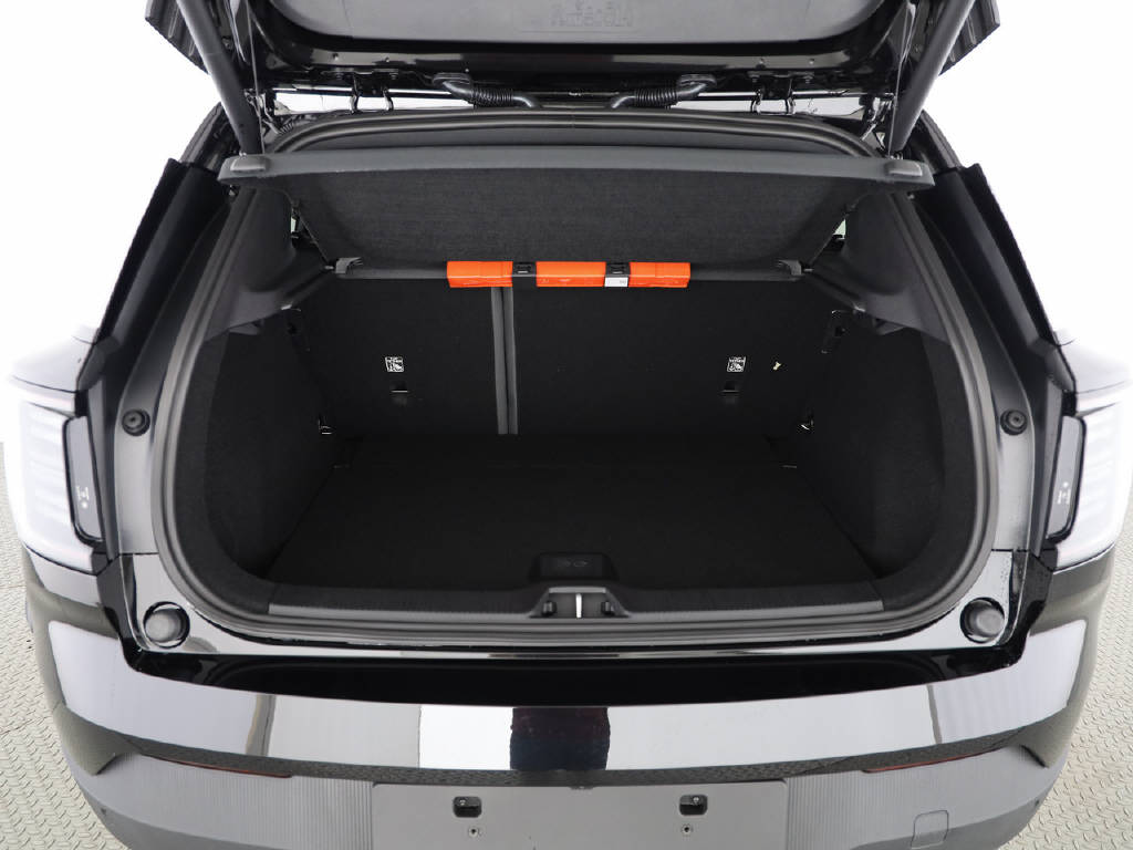 VOLVO EX 30 Cross Country P8 Ultra AWD-image-12
