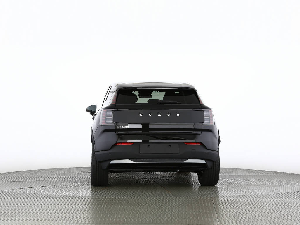 VOLVO EX 30 Cross Country P8 Ultra AWD-image-5