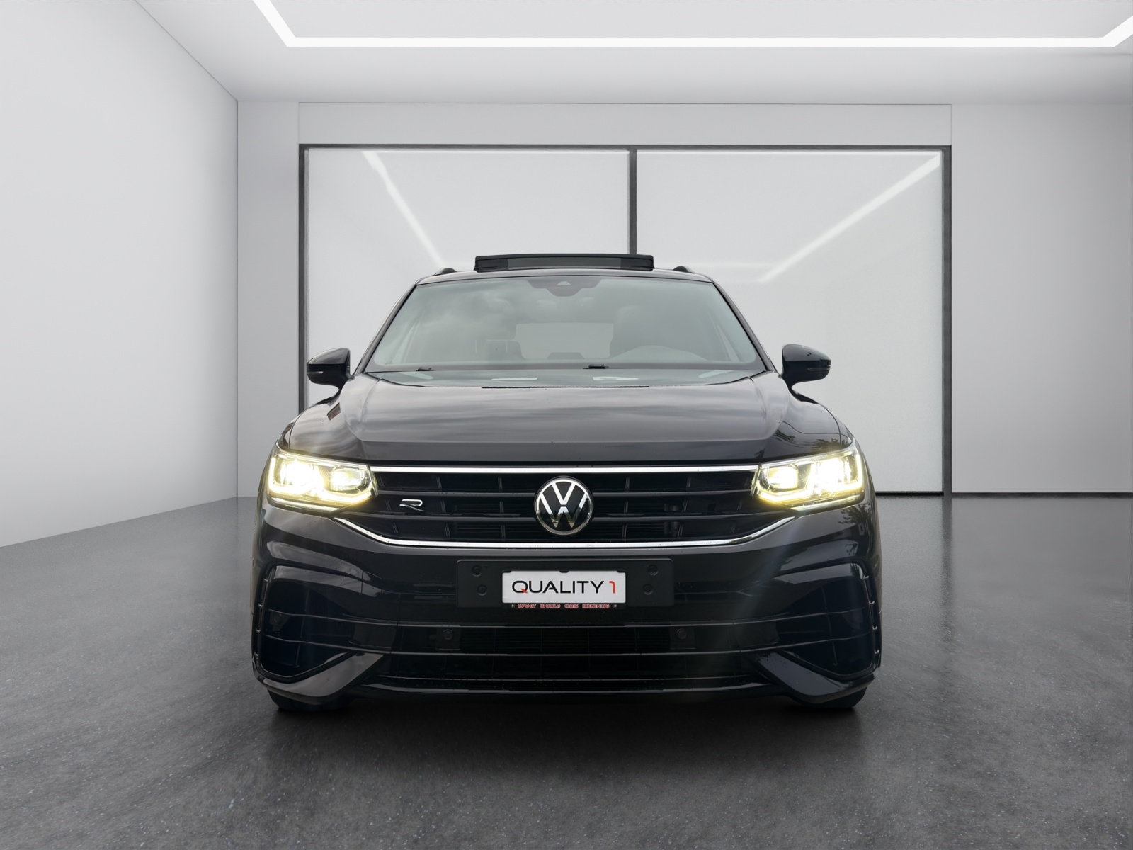 VW Tiguan 2.0TSI R 4Motion DSG-image-4