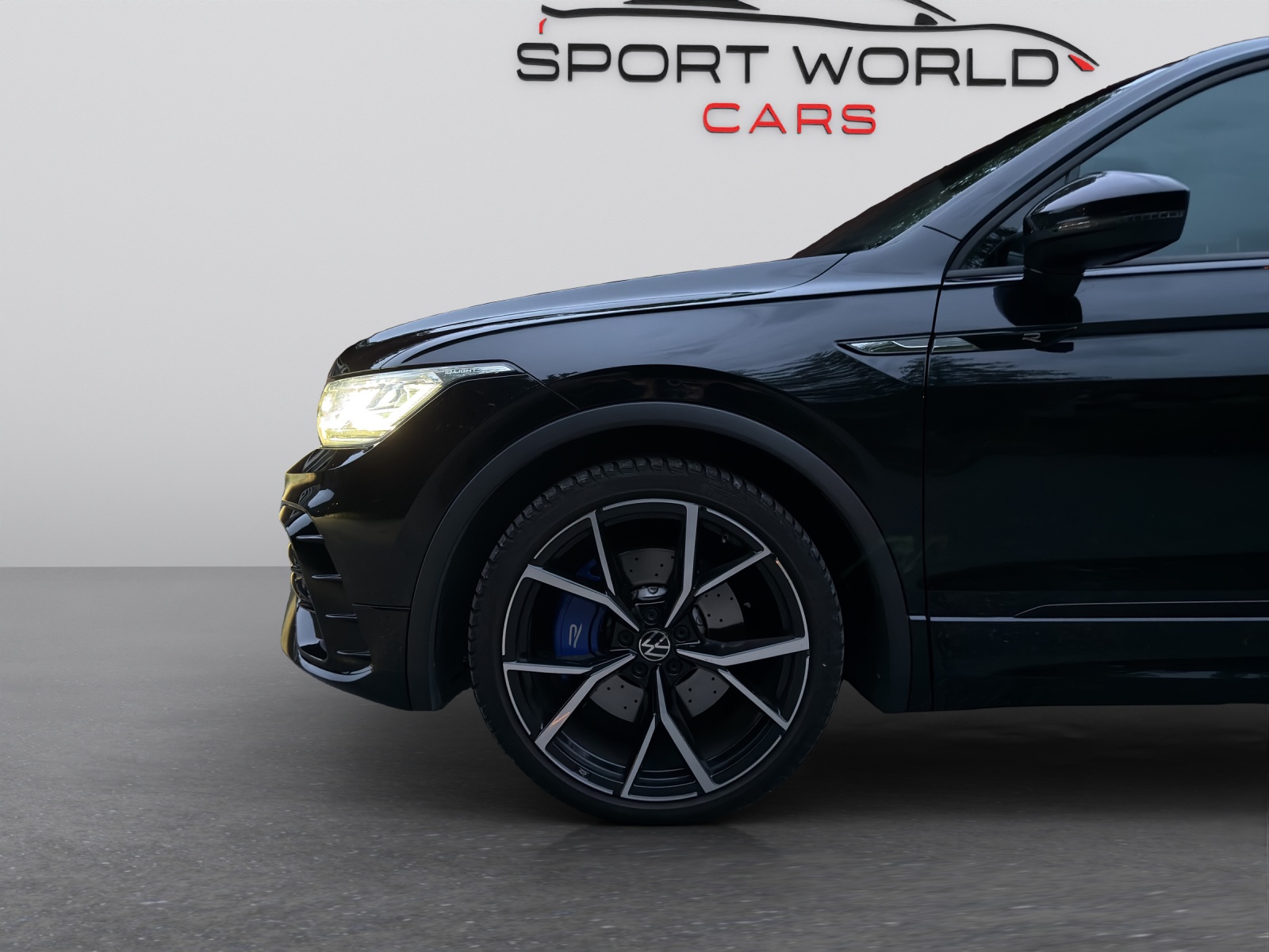VW Tiguan 2.0TSI R 4Motion DSG-image-26