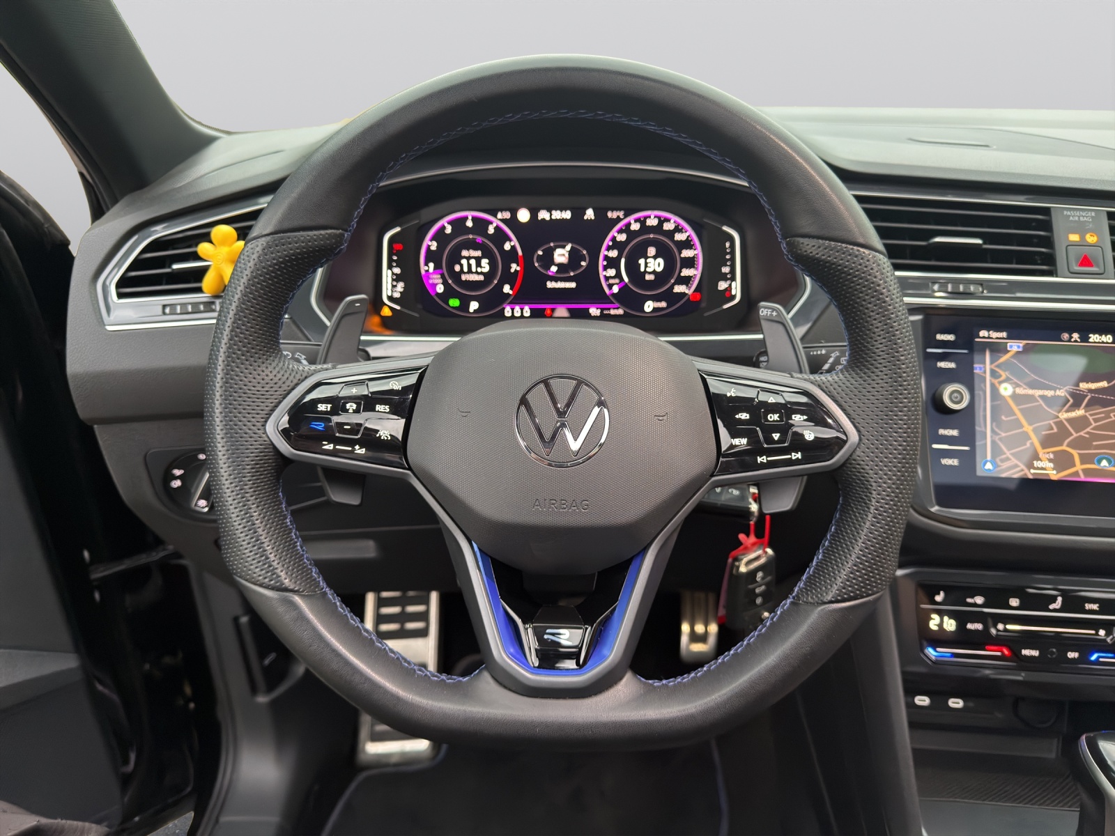 VW Tiguan 2.0TSI R 4Motion DSG-image-5