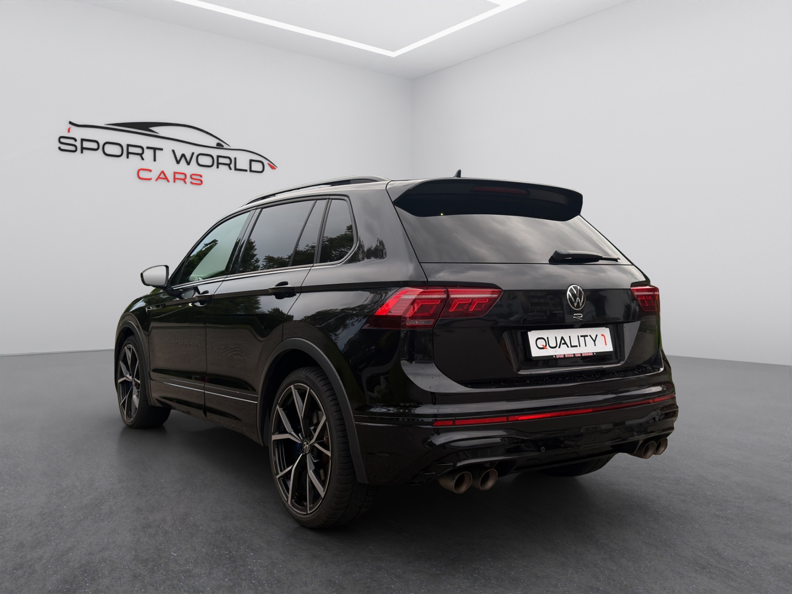 VW Tiguan 2.0TSI R 4Motion DSG-image-21