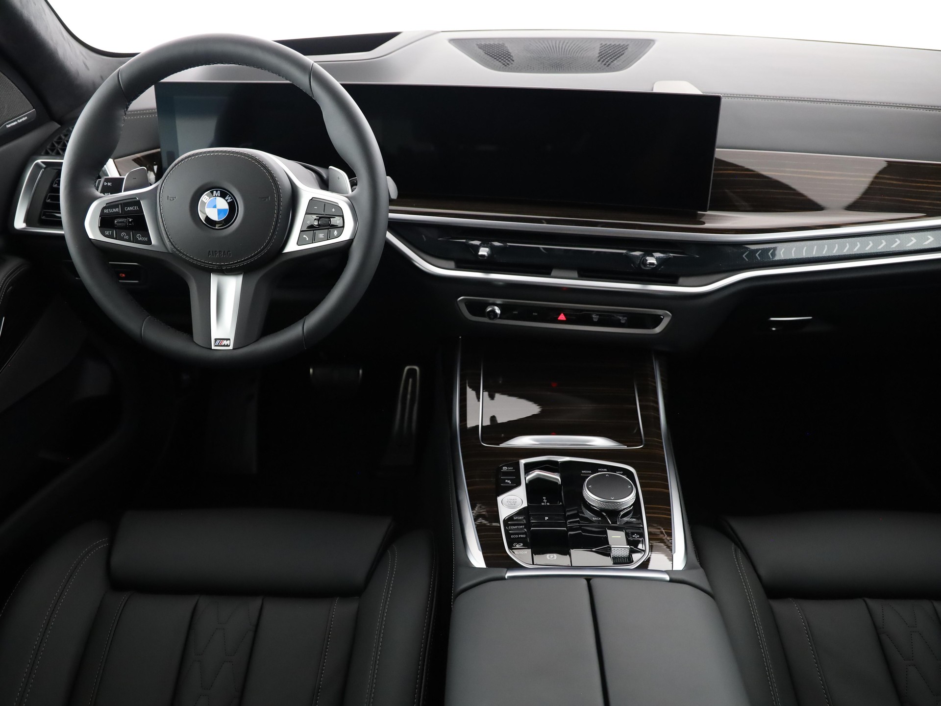 BMW X7 40i xDrive-image-8
