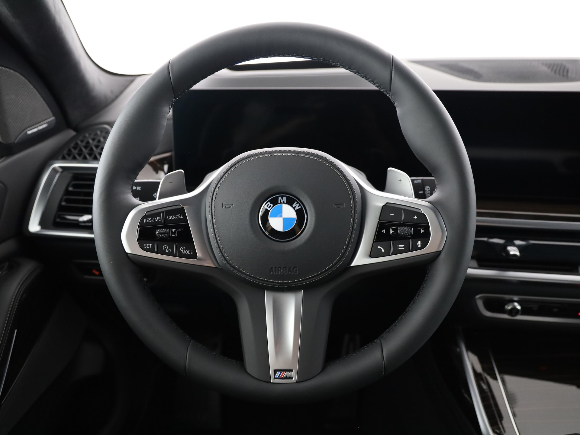 BMW X7 40i xDrive-image-9