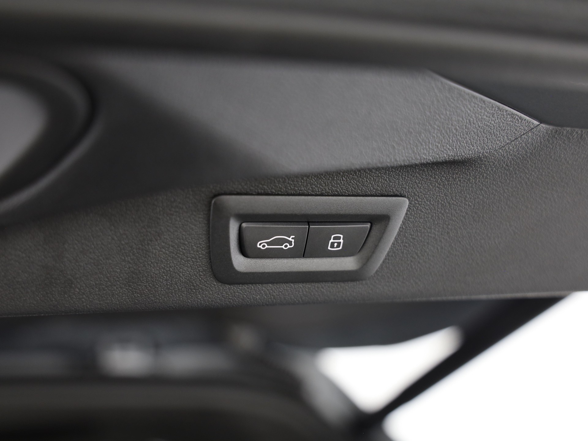 BMW X7 40i xDrive-image-17