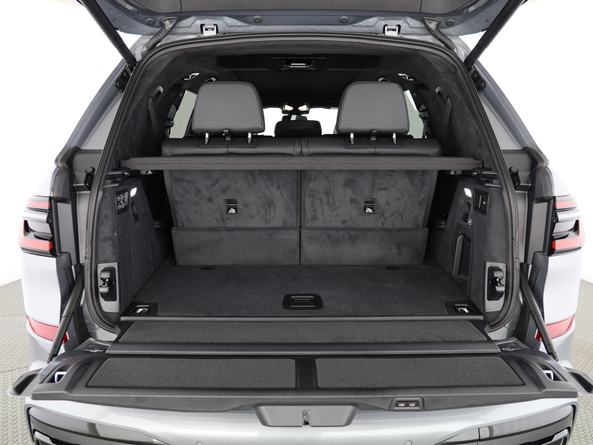 BMW X7 40i xDrive-image-18