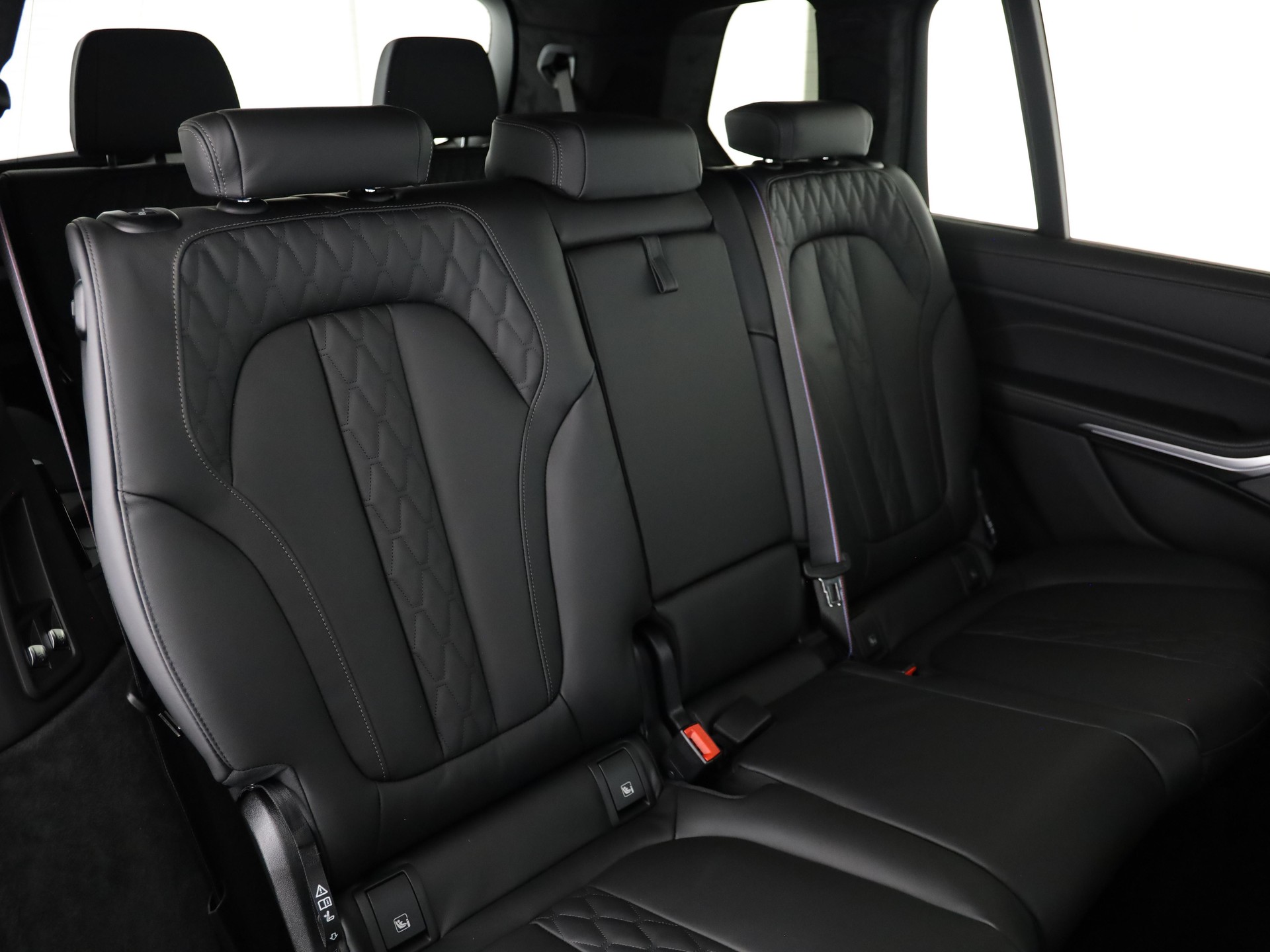 BMW X7 40i xDrive-image-14