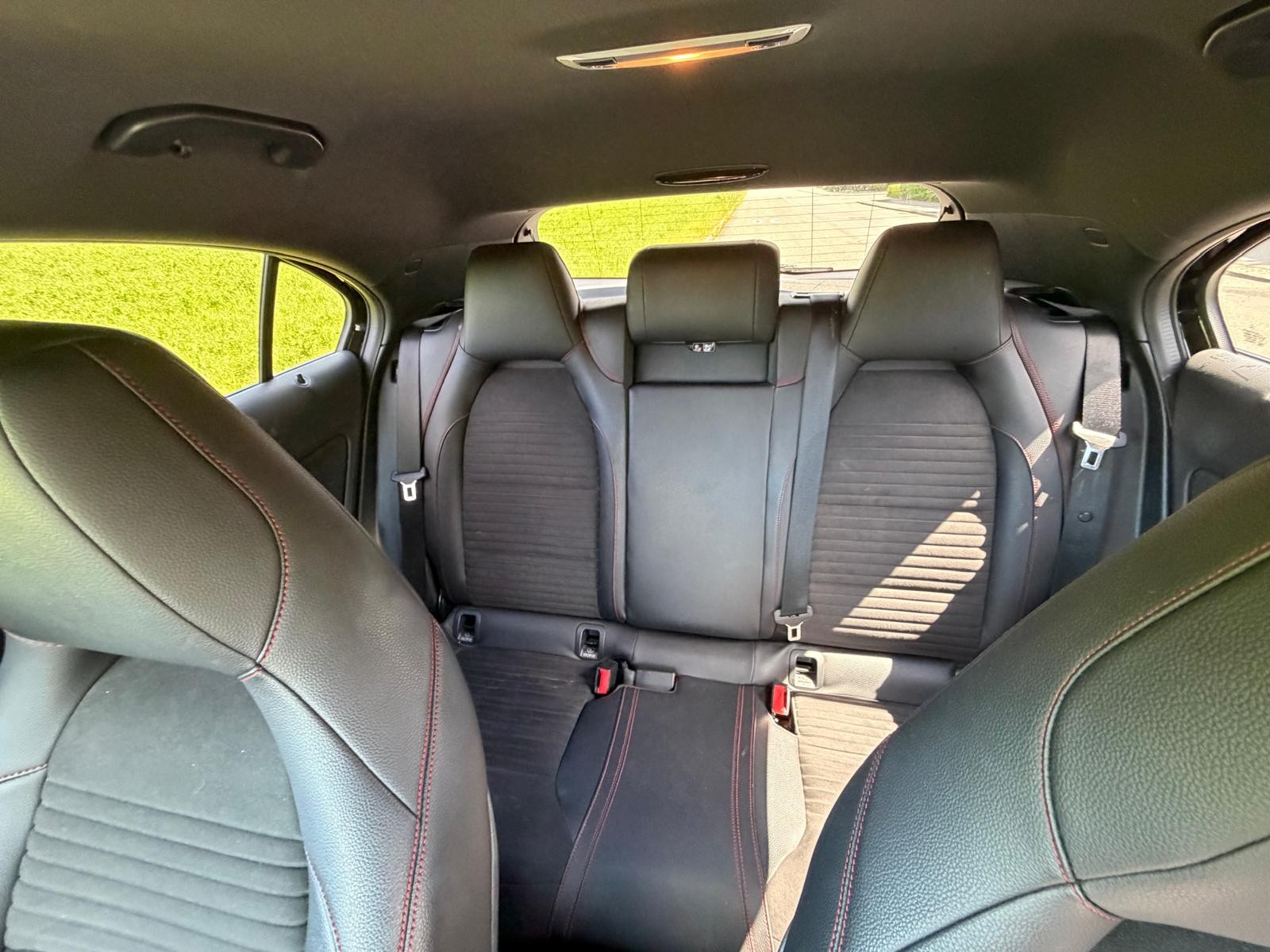 MERCEDES-BENZ A 200 AMG Line-image-7