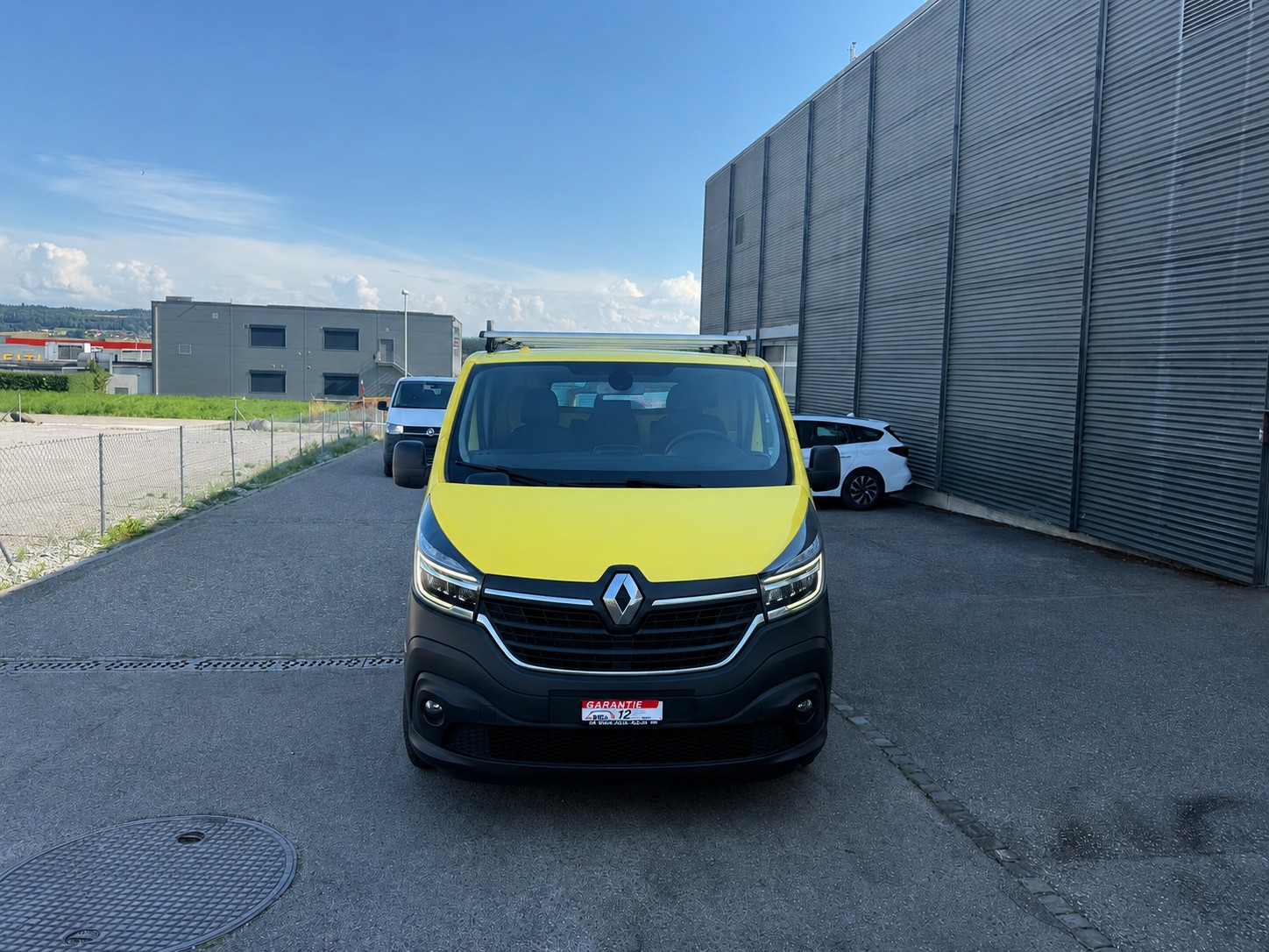 RENAULT Trafic 2.0 ENERGY dCi145 3.0t Business L2H1 ** L2 H1 **146 PS ** Navi ** RF-Kamera ** AHK ** 3-Plätzer ** Dachträger ** Ab MFK-image-1