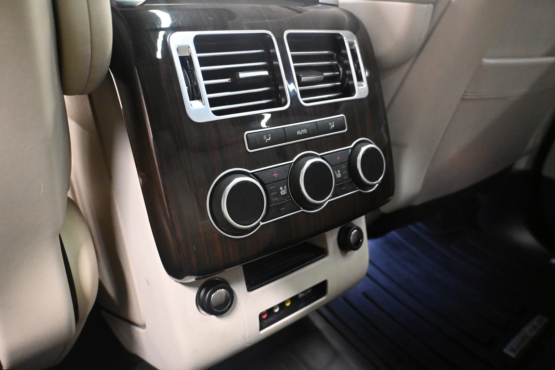 LAND ROVER Range Rover 5.0 V8 SC Autobiography Automatic-image-17