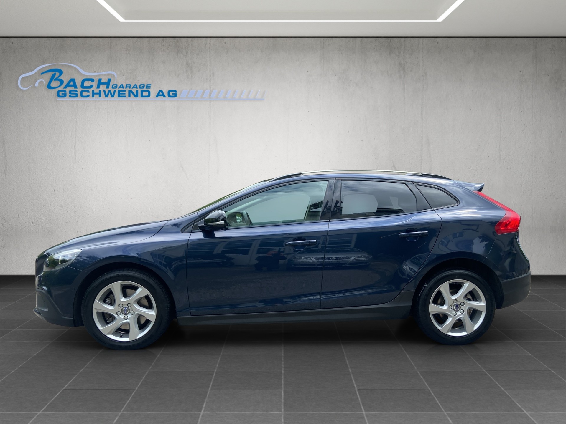 VOLVO V40 Cross Country T4 2.0 AWD Summum Geartronic-image-5