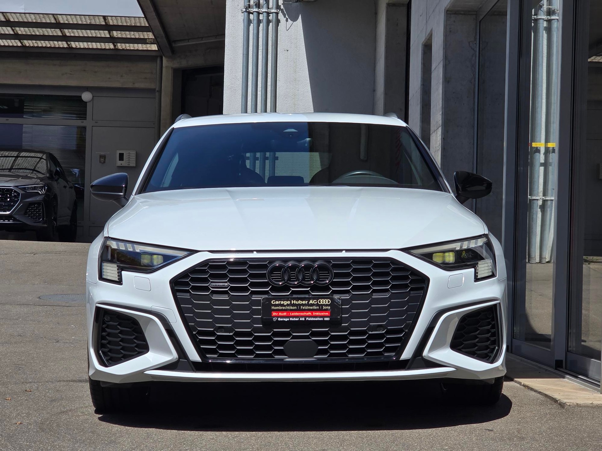AUDI A3 Sportback 40 TFSI S line quattro S-tronic-image-3