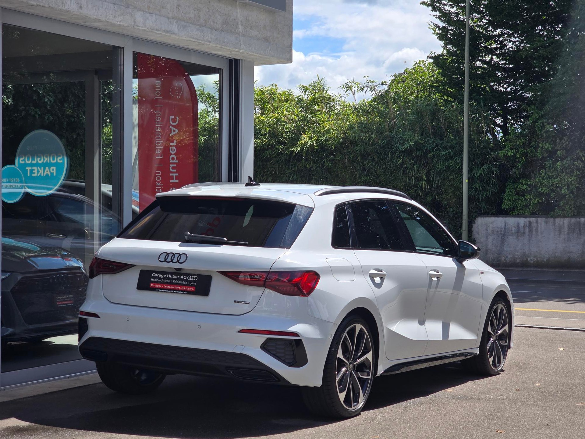 AUDI A3 Sportback 40 TFSI S line quattro S-tronic-image-2