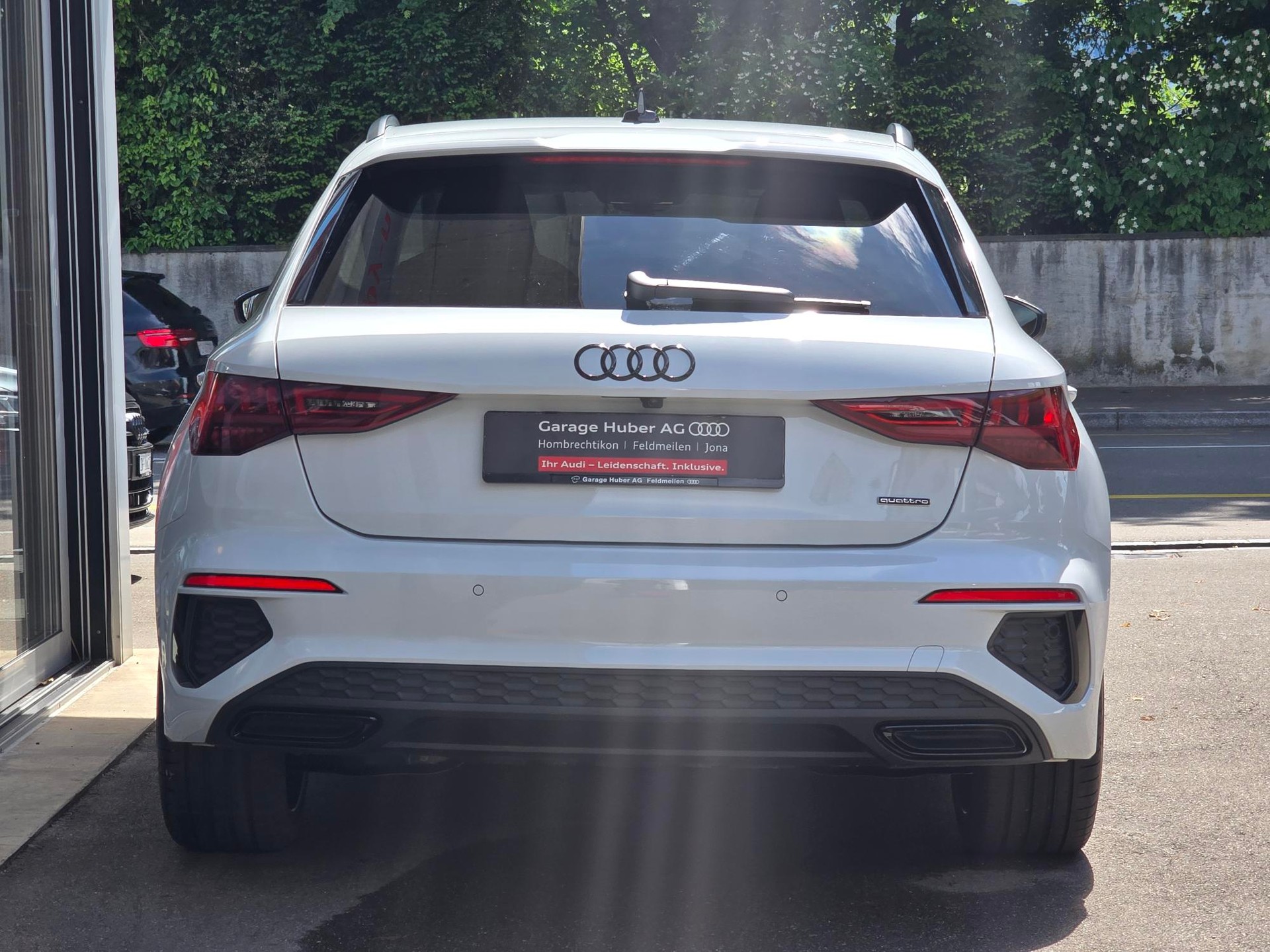 AUDI A3 Sportback 40 TFSI S line quattro S-tronic-image-4