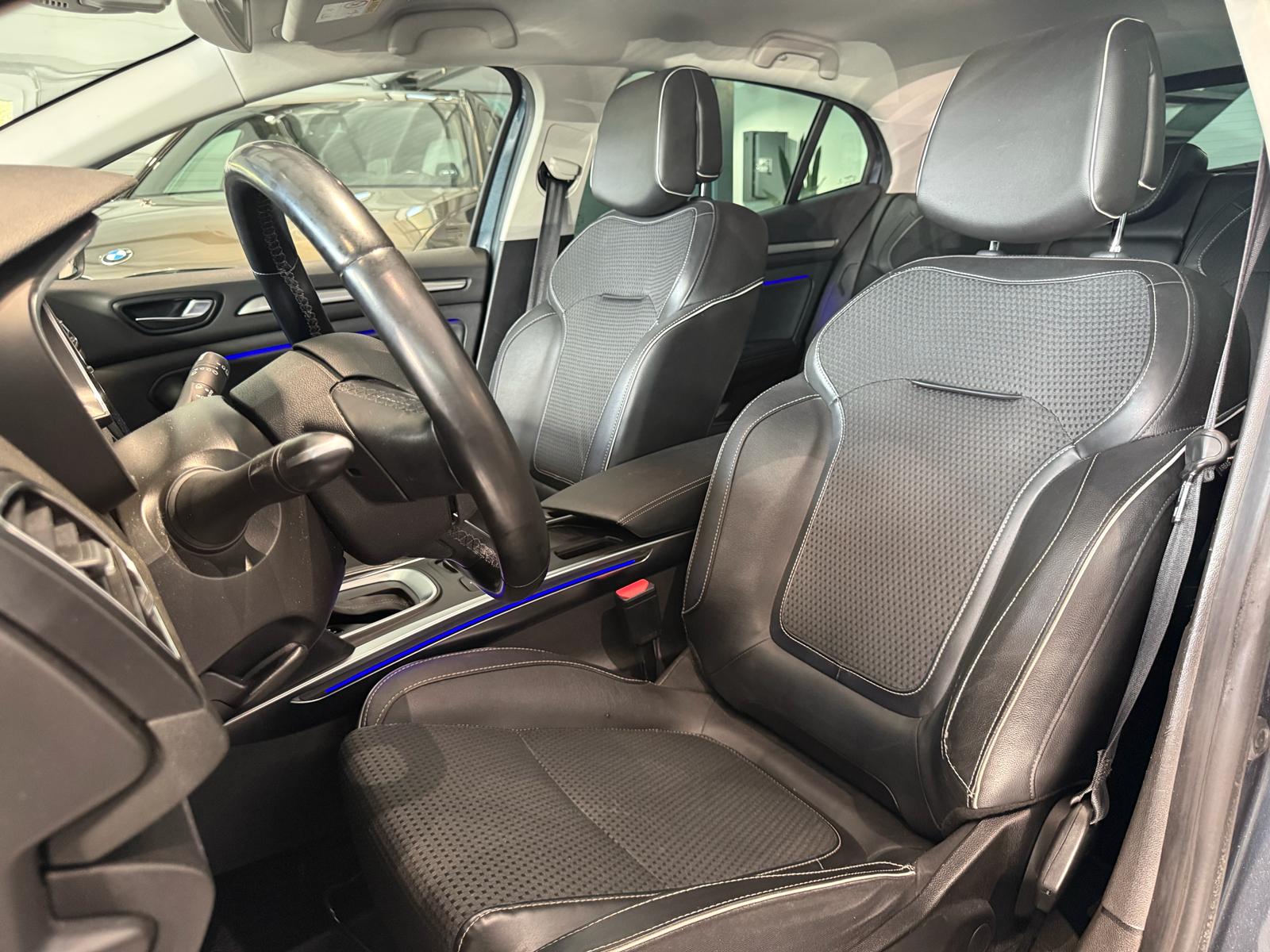 RENAULT Mégane 1.2 16V Turbo Bose EDC-image-9