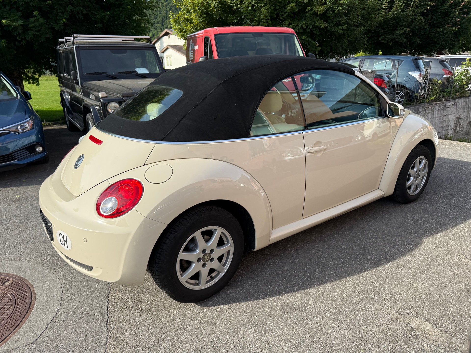 VW Beetle Cabrio 1.6-image-3