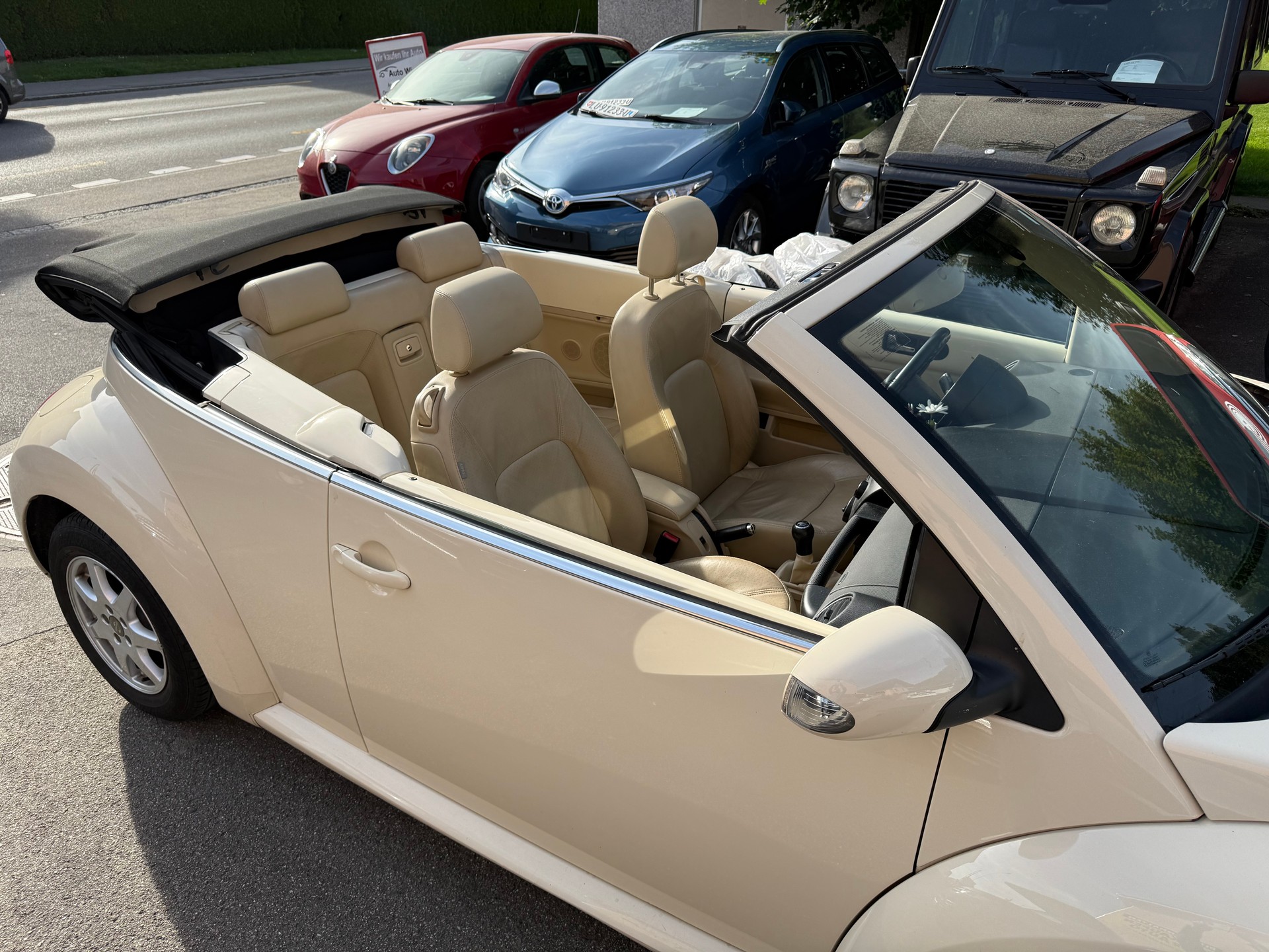 VW Beetle Cabrio 1.6-image-12