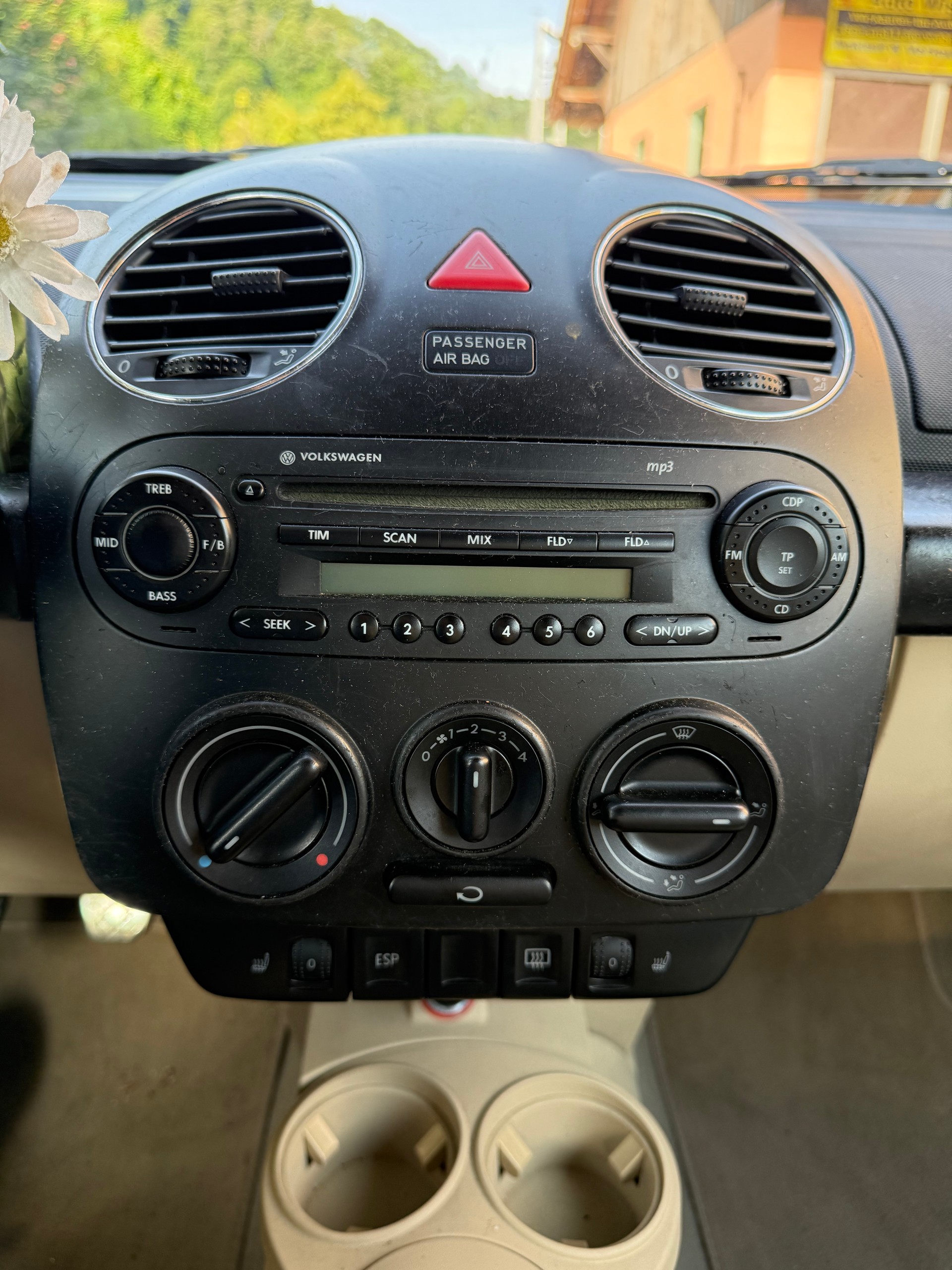 VW Beetle Cabrio 1.6-image-15