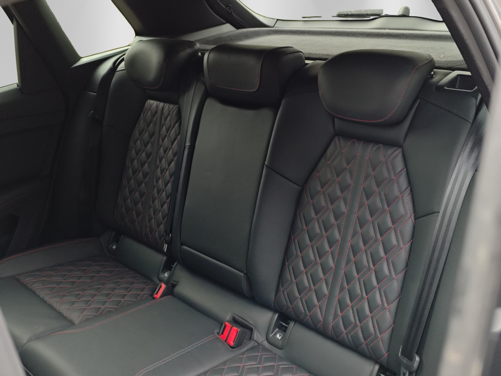 AUDI Q4 e-tron 50 quattro-image-10