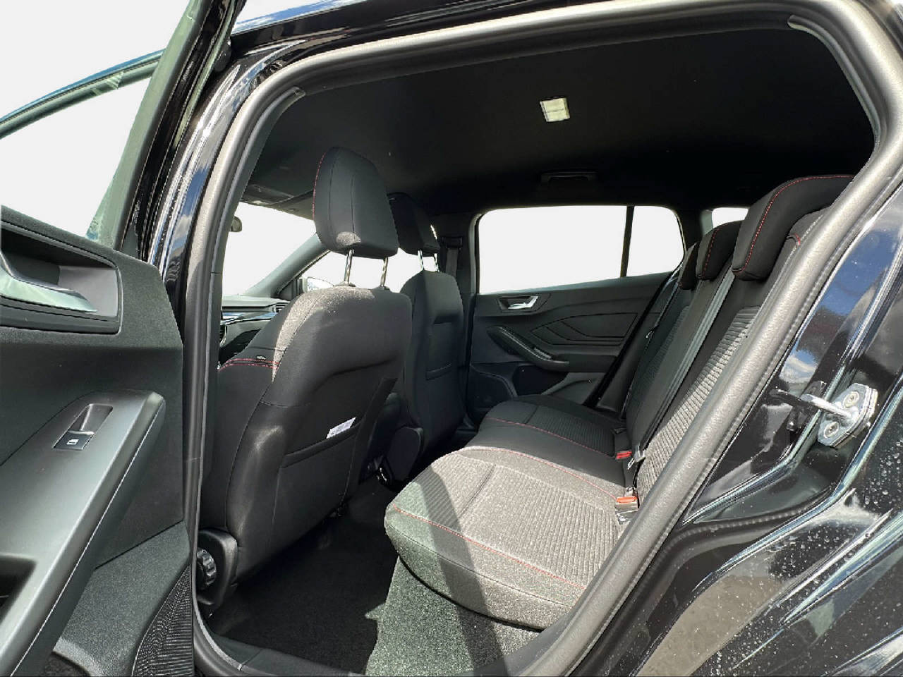FORD Focus Station Wagon 1.0i EcoB Hybrid 155 ST-Line-image-12