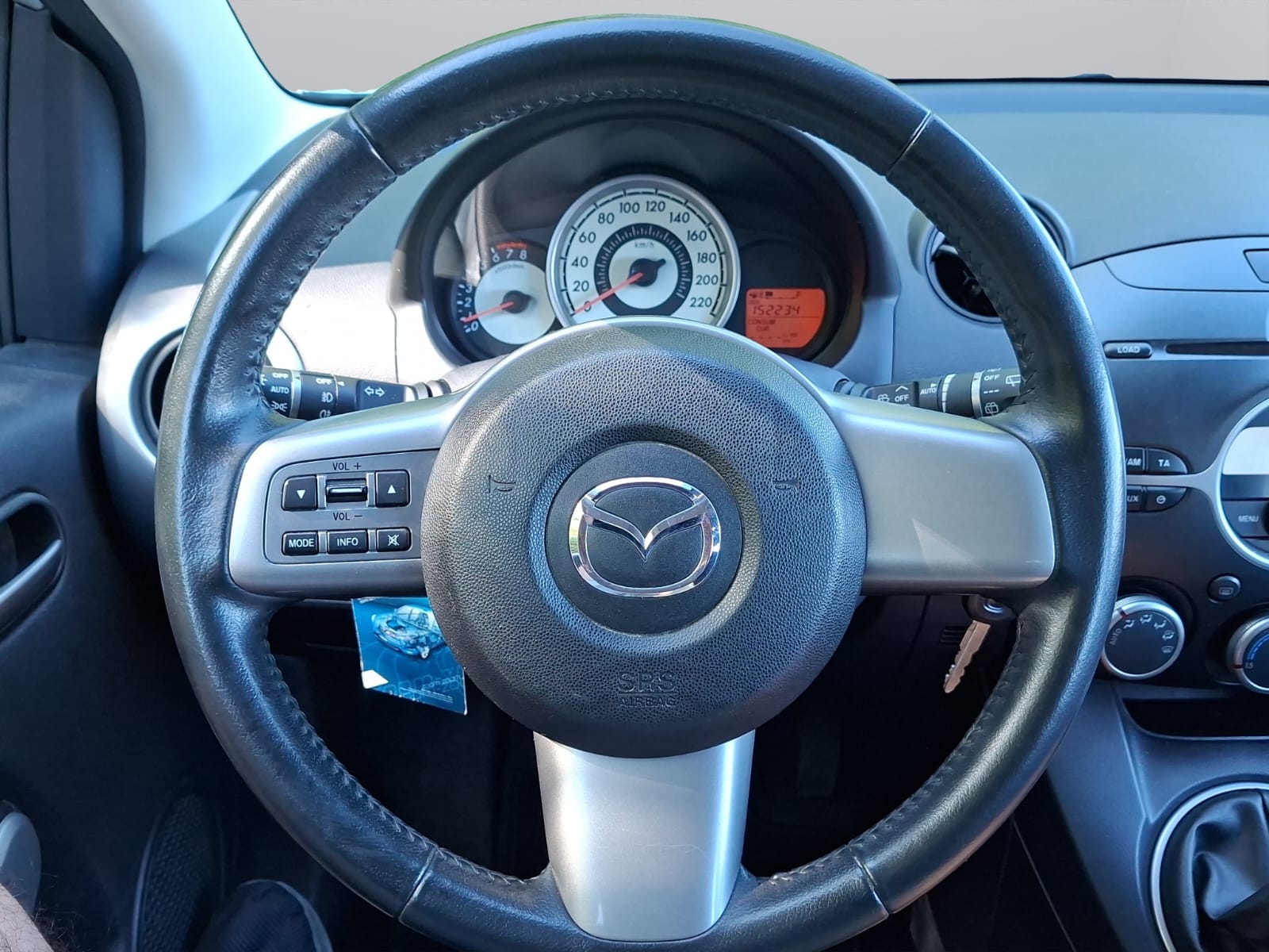 MAZDA 2 1.3i 16V Exclusive-image-12