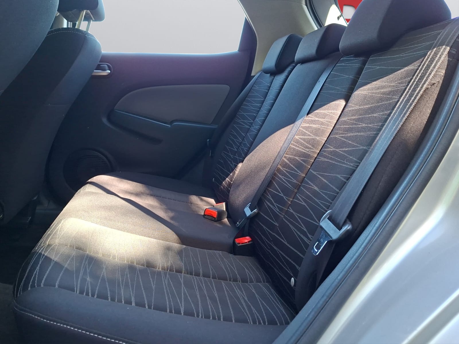 MAZDA 2 1.3i 16V Exclusive-image-8