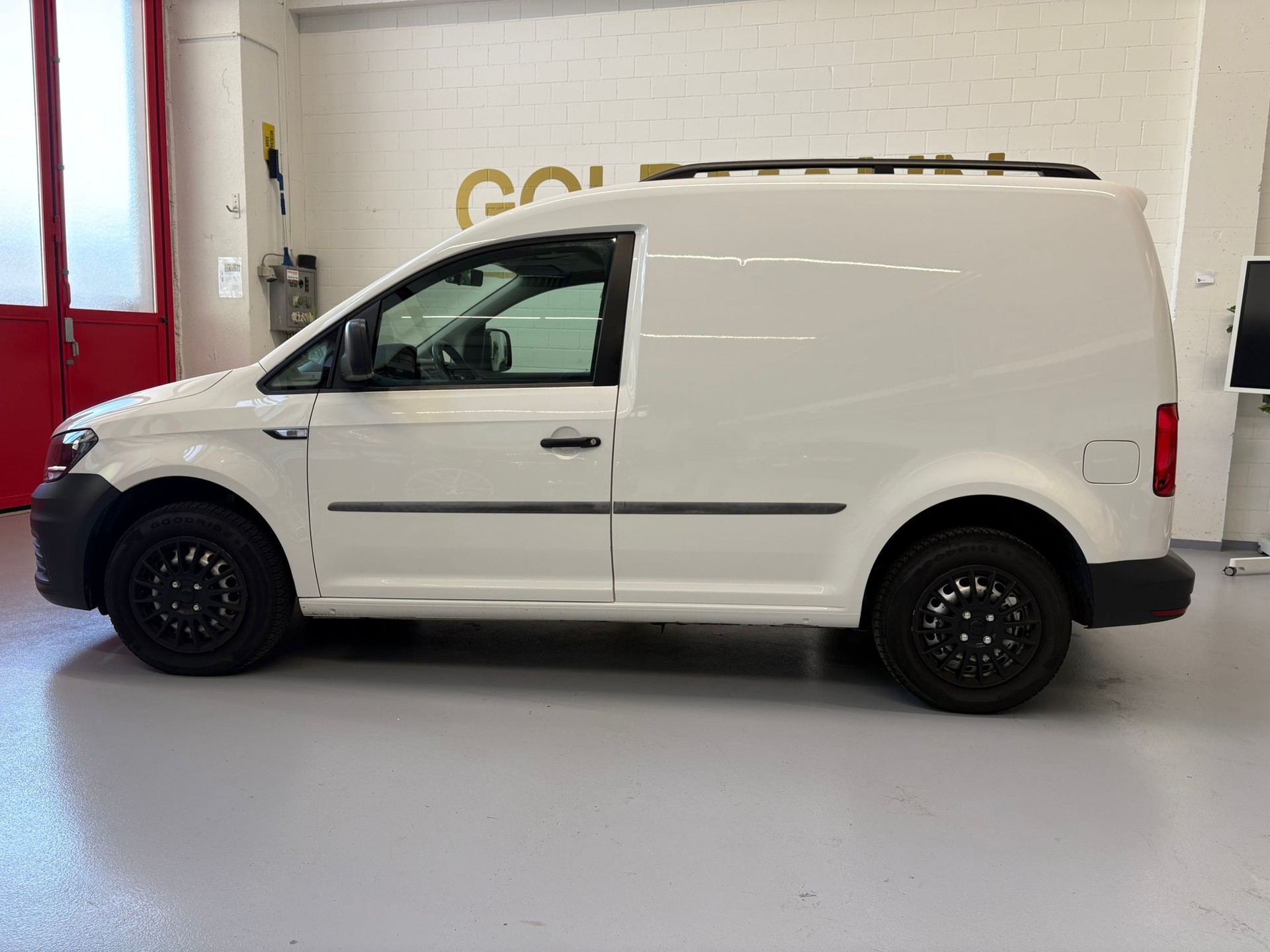 VW Caddy 2.0TDI BlueMotion Technology-showroom-element-2